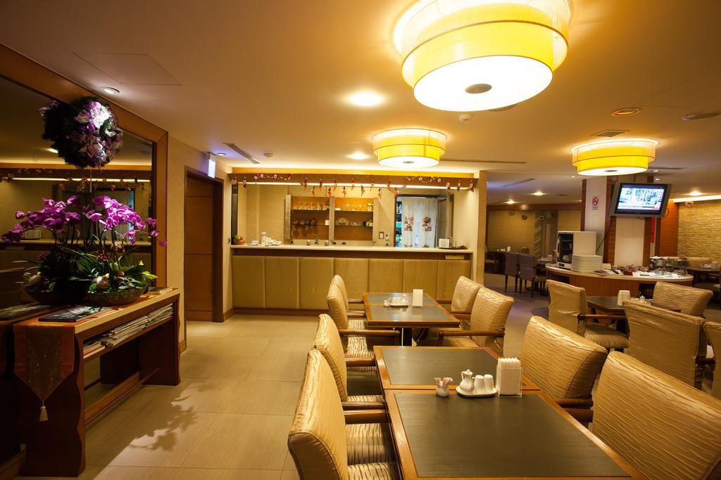 Rich Garden Hotel Тайпей Екстериор снимка