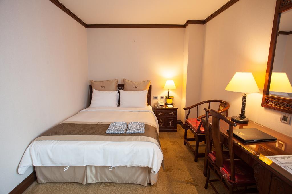 Rich Garden Hotel Тайпей Екстериор снимка