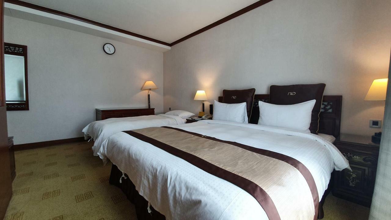 Rich Garden Hotel Тайпей Екстериор снимка